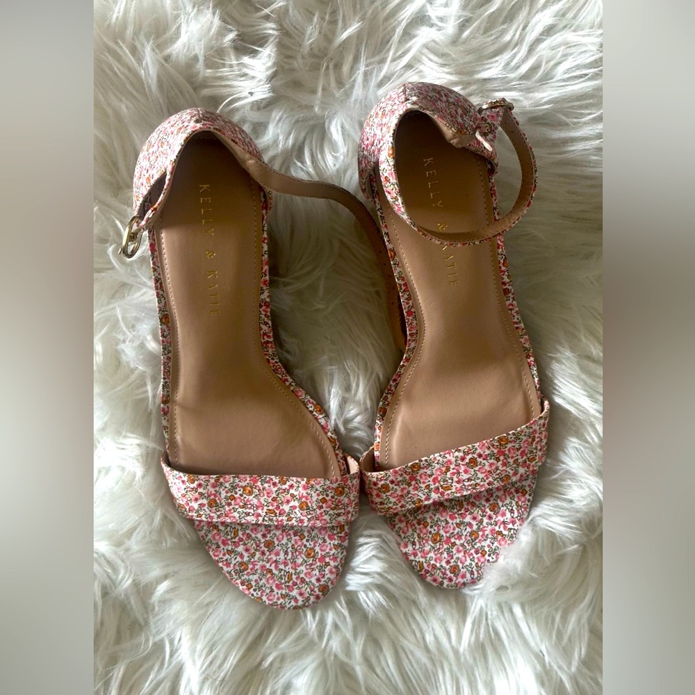 Floral wedges size 11